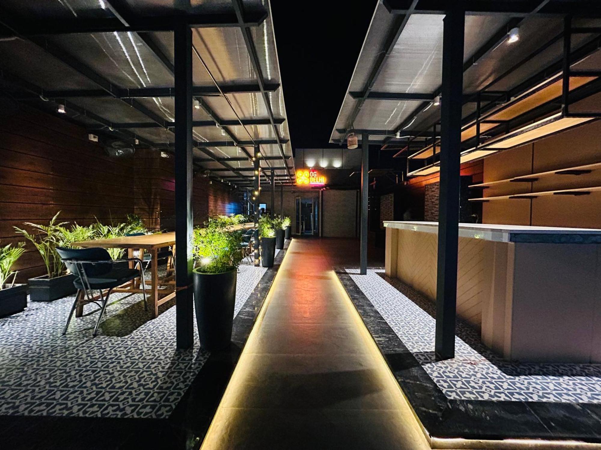 Gallivanto Inn Дели Экстерьер фото