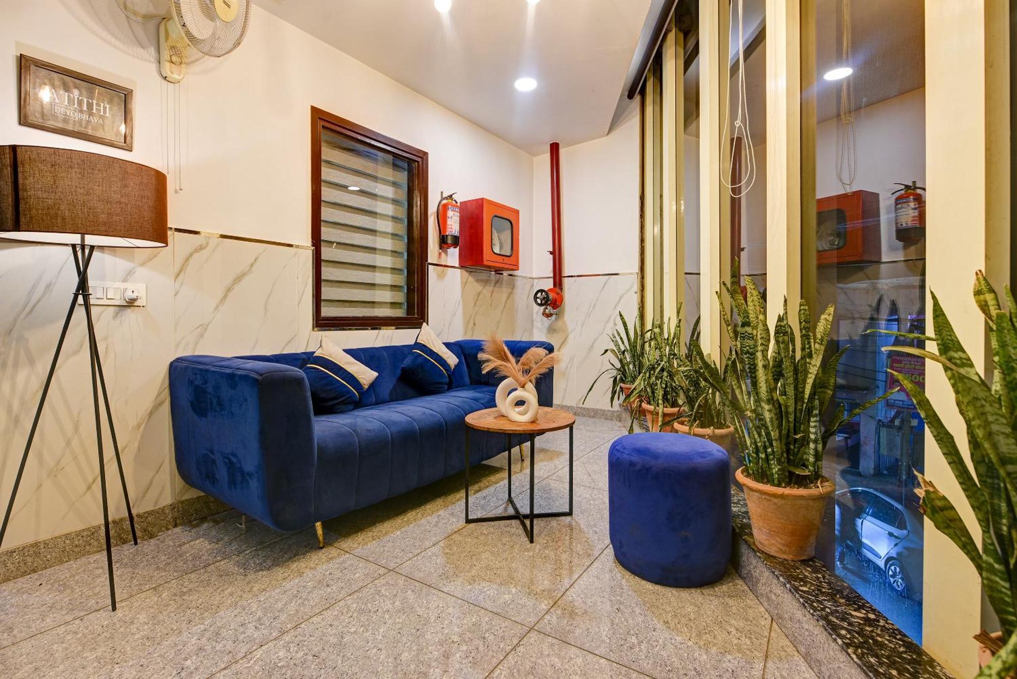Gallivanto Inn Дели Экстерьер фото