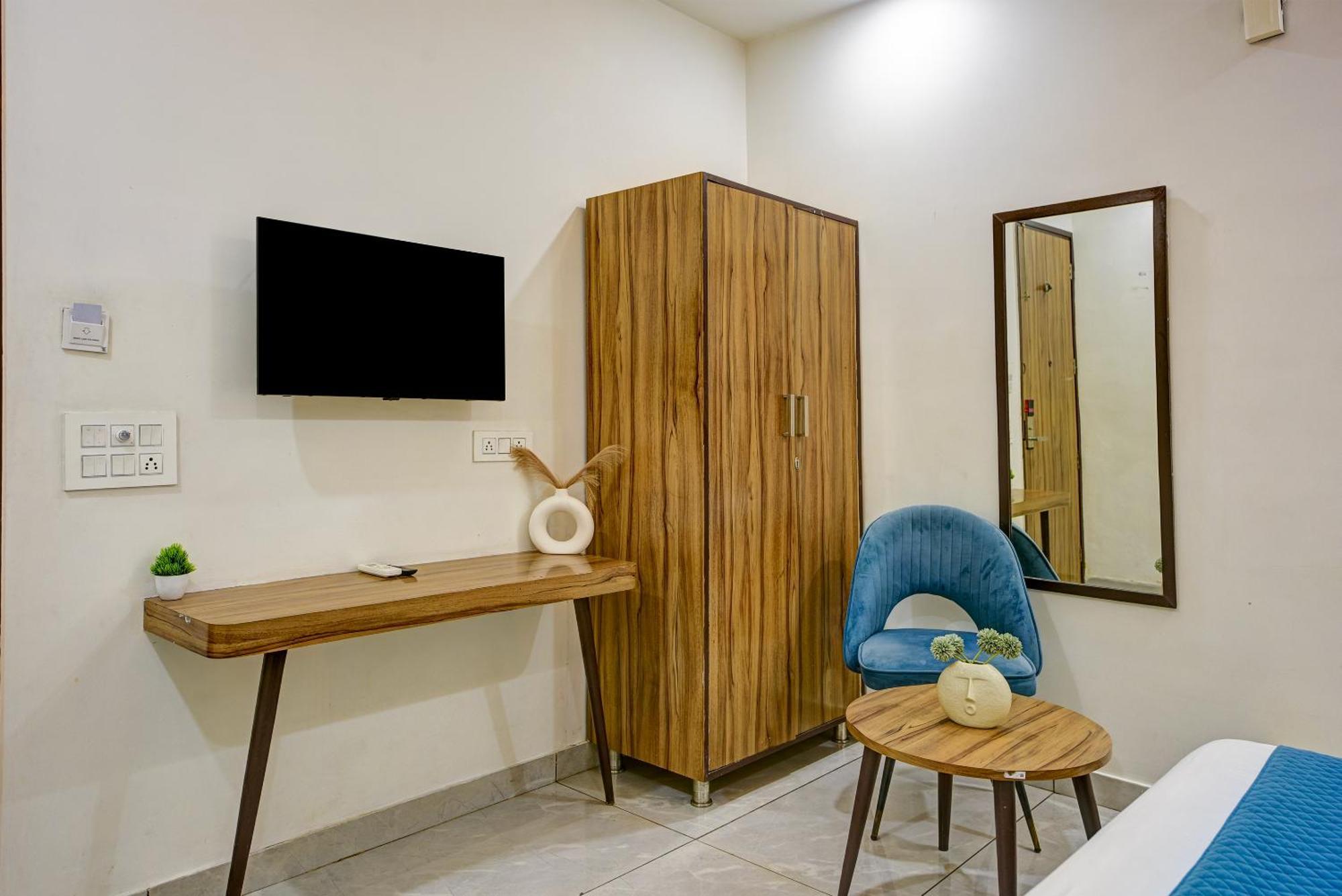 Gallivanto Inn Дели Экстерьер фото