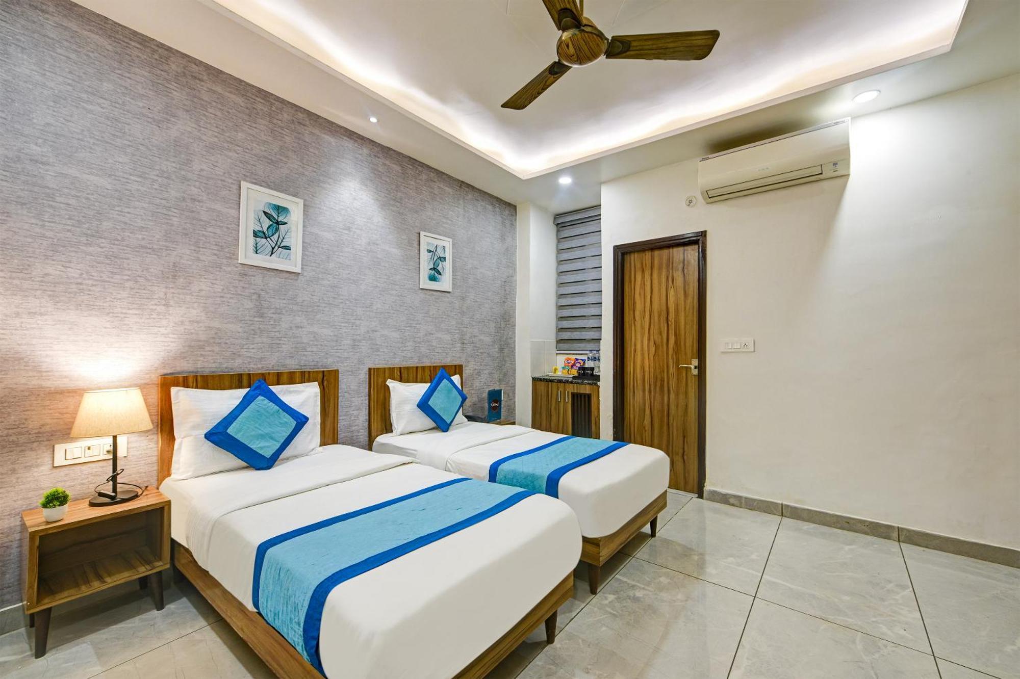 Gallivanto Inn Дели Экстерьер фото