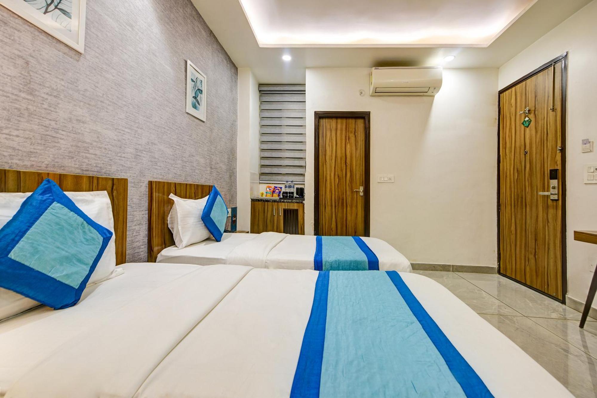 Gallivanto Inn Дели Экстерьер фото